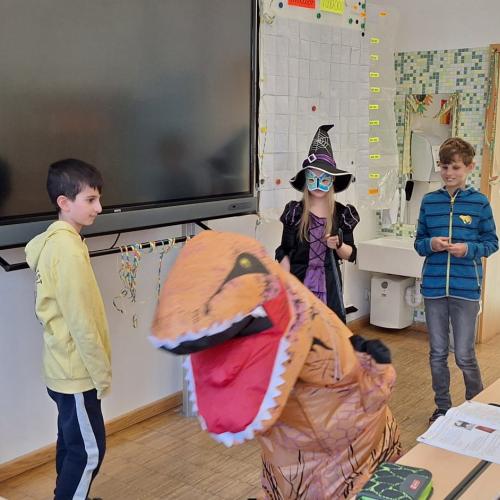 4. Klasse Dino