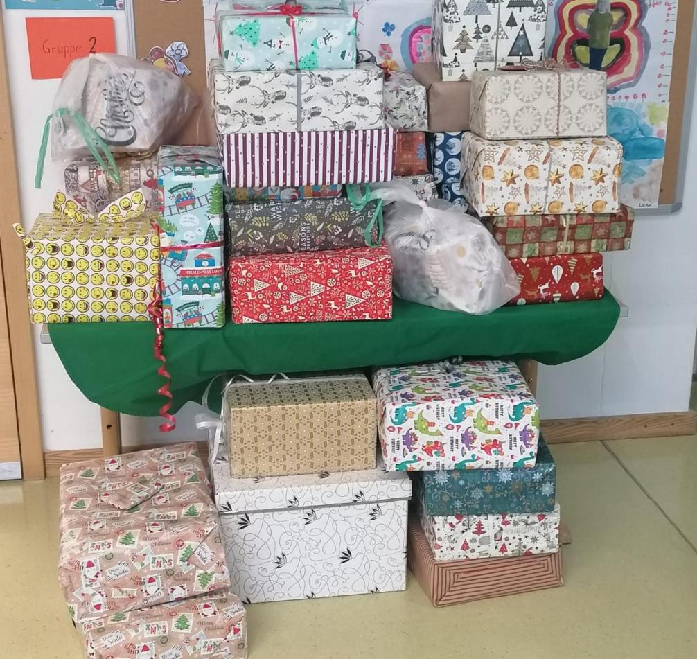Weihnachtspakete 1